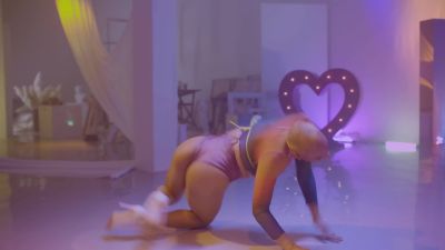 Click to view full size image
==============
Paulina_Goto_-_Nuestro_Amor_Es_Arte_28Video_Oficial29_000207.jpg Paulina_Goto_-_Nuestro_Amor_Es_Arte_28Video_Oficial29_000207.jpg