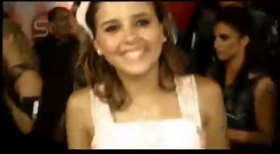 Paulina_Goto_Backstage_de_Premios_Juventud_2011_000010.jpg