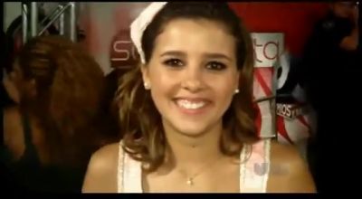 Paulina_Goto_Backstage_de_Premios_Juventud_2011_000026.jpg