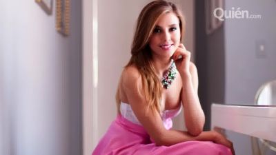 Click to view full size image
==============
Un_dia_con_Paulina_Goto_000137.jpg Un_dia_con_Paulina_Goto_000137.jpg