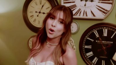 Click to view full size image
==============
Paulina_Goto___Noel_Schajris_-_Llevame_Despacio_28Video_Oficial29_3_000078.jpg Paulina_Goto___Noel_Schajris_-_Llevame_Despacio_28Video_Oficial29_3_000078.jpg