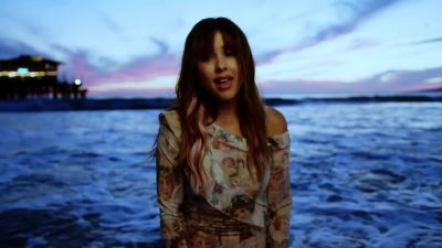 Click to view full size image
==============
Paulina_Goto___Noel_Schajris_-_Llevame_Despacio_28Video_Oficial29_3_000149.jpg Paulina_Goto___Noel_Schajris_-_Llevame_Despacio_28Video_Oficial29_3_000149.jpg