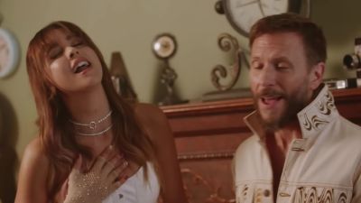 Click to view full size image
==============
Paulina_Goto___Noel_Schajris_-_Llevame_Despacio_28Video_Oficial29_3_000210.jpg Paulina_Goto___Noel_Schajris_-_Llevame_Despacio_28Video_Oficial29_3_000210.jpg