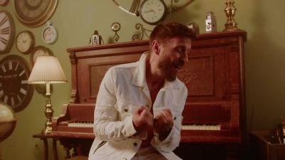 Click to view full size image
==============
Paulina_Goto___Noel_Schajris_-_Llevame_Despacio_28Video_Oficial29_3_000211.jpg Paulina_Goto___Noel_Schajris_-_Llevame_Despacio_28Video_Oficial29_3_000211.jpg