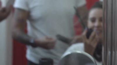 Click to view full size image
==============
Making_Of_Tu_Sigue_000007.jpg Making_Of_Tu_Sigue_000007.jpg