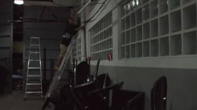 Click to view full size image
==============
Making_Of_Tu_Sigue_000297.jpg Making_Of_Tu_Sigue_000297.jpg