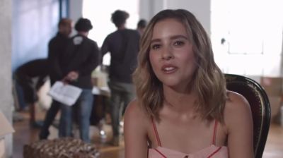 Click to view full size image
==============
Making_Of_Tu_Sigue_000327.jpg Making_Of_Tu_Sigue_000327.jpg