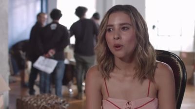 Click to view full size image
==============
Making_Of_Tu_Sigue_000329.jpg Making_Of_Tu_Sigue_000329.jpg