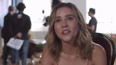 Click to view full size image
==============
Making_Of_Tu_Sigue_000337.jpg Making_Of_Tu_Sigue_000337.jpg