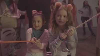 Click to view full size image
==============
Paulina_Goto_-_Rompe_28Behind_the_scenes29_000267.jpg Paulina_Goto_-_Rompe_28Behind_the_scenes29_000267.jpg