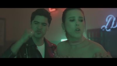 Christian_Velez_Ft__Paulina_Goto_-_Menos_De_Un_Minuto_28Video_Oficial29_000074.jpg