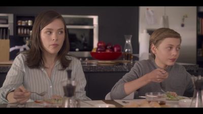 Click to view full size image
==============
Mae_So_Tem_Duas_S01E03_720p_DUAL_COMANDO_TO_000177.jpg Mae_So_Tem_Duas_S01E03_720p_DUAL_COMANDO_TO_000177.jpg