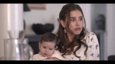 Click to view full size image
==============
Mae_So_Tem_Duas_S01E07_720p_DUAL_COMANDO_TO_000227.jpg Mae_So_Tem_Duas_S01E07_720p_DUAL_COMANDO_TO_000227.jpg