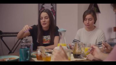 Click to view full size image
==============
Mae_So_Tem_Duas_S02E01_720p_DUB__CineRCI_000230.jpg Mae_So_Tem_Duas_S02E01_720p_DUB__CineRCI_000230.jpg