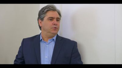 Click to view full size image
==============
Mae_So_Tem_Duas_-_Episodio_3x1_001767.jpg Mae_So_Tem_Duas_-_Episodio_3x1_001767.jpg