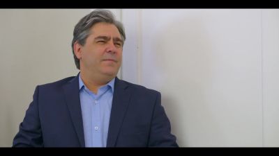 Click to view full size image
==============
Mae_So_Tem_Duas_-_Episodio_3x1_001773.jpg Mae_So_Tem_Duas_-_Episodio_3x1_001773.jpg