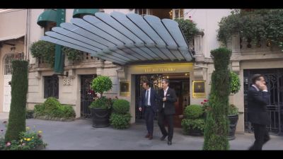 Click to view full size image
==============
Mae_So_Tem_Duas_-_Episodio_3x3_000323.jpg Mae_So_Tem_Duas_-_Episodio_3x3_000323.jpg