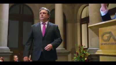 Click to view full size image
==============
Mae_So_Tem_Duas_-_Episodio_3x3_001730.jpg Mae_So_Tem_Duas_-_Episodio_3x3_001730.jpg