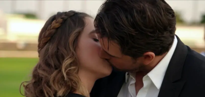 Click to view full size image
==============
el-vuelo-de-la-victoria-final-beso-victoria-andres-paulina-goto-mane-de-la-parra.jpg el-vuelo-de-la-victoria-final-beso-victoria-andres-paulina-goto-mane-de-la-parra.jpg